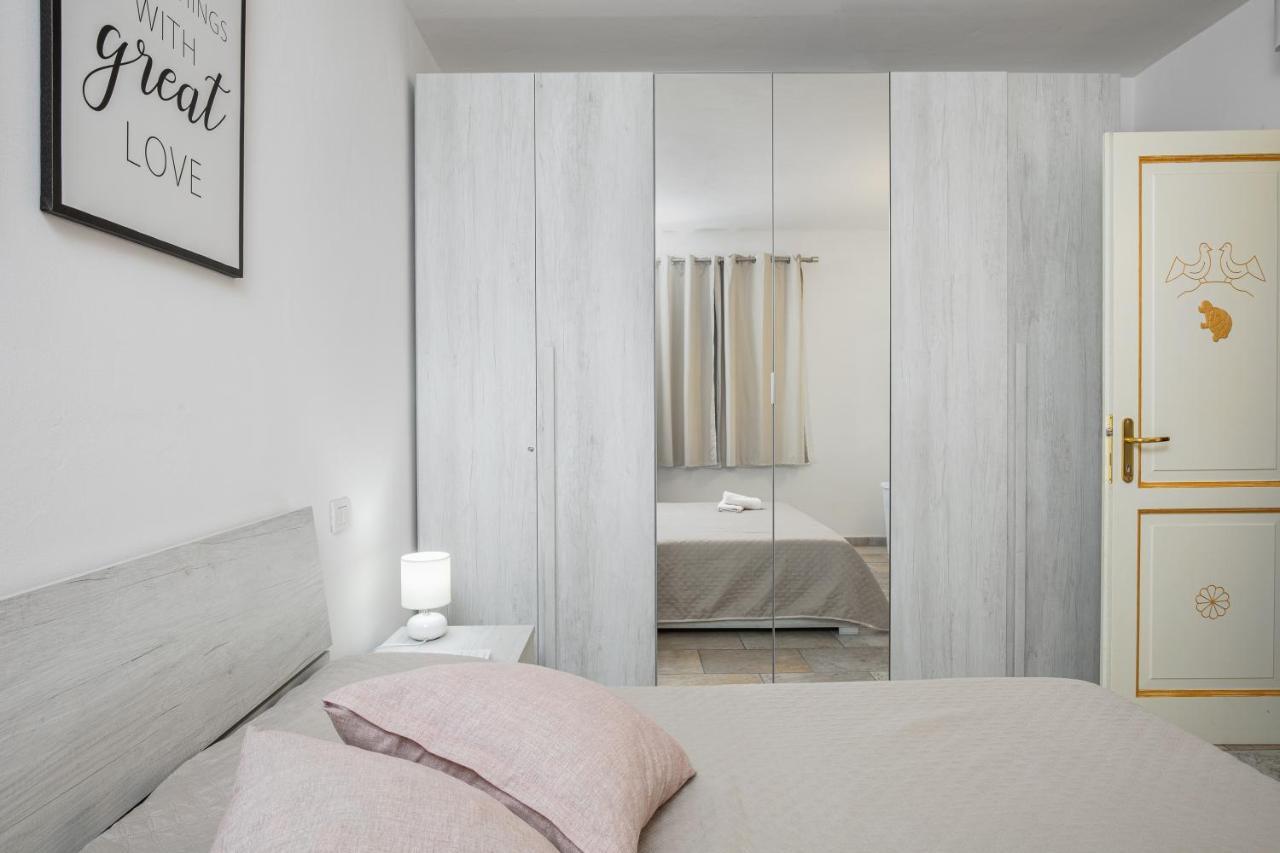 Casa Vacanze Lo Squalo Olbia Buitenkant foto